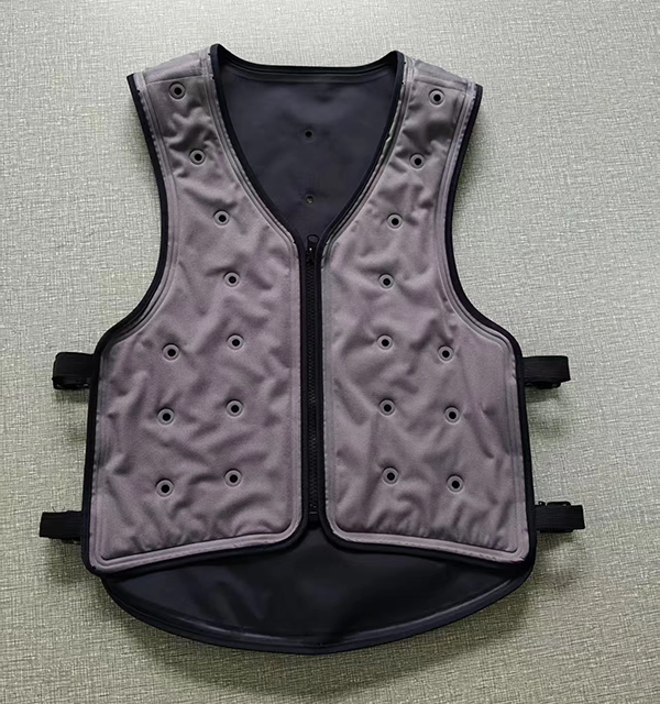 ما هي أفضل ملابس التبريد لورش العمل ذات درجات الحرارة العالية؟